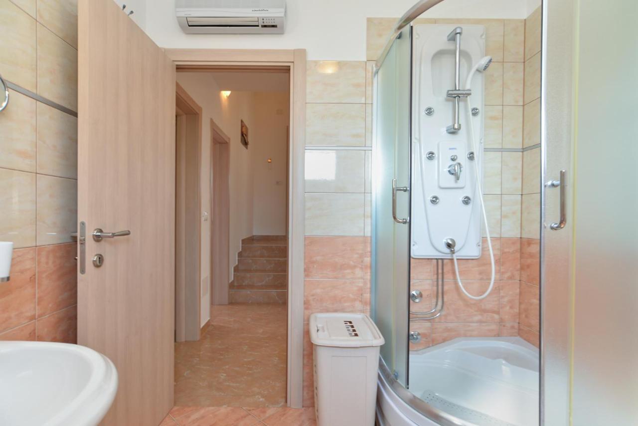 Apartment Patricia 1756 Pula Exterior photo